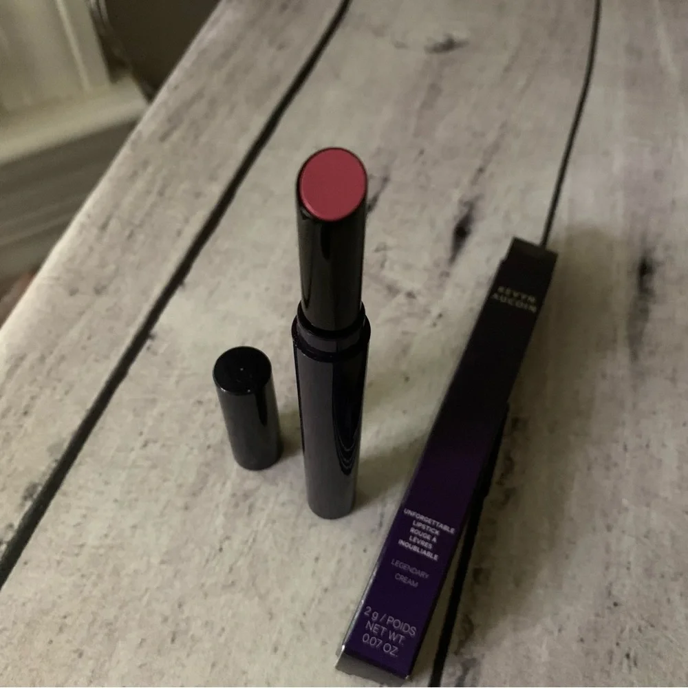 New Kevyn Aucoin Unforgettable Lipstick - Legendary - Cream 2g full size - Picture 2 of 3